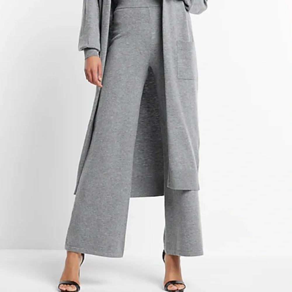 Express Super High Waisted Supersoft Sweater Wide Leg Pant - Picture 3 of 10